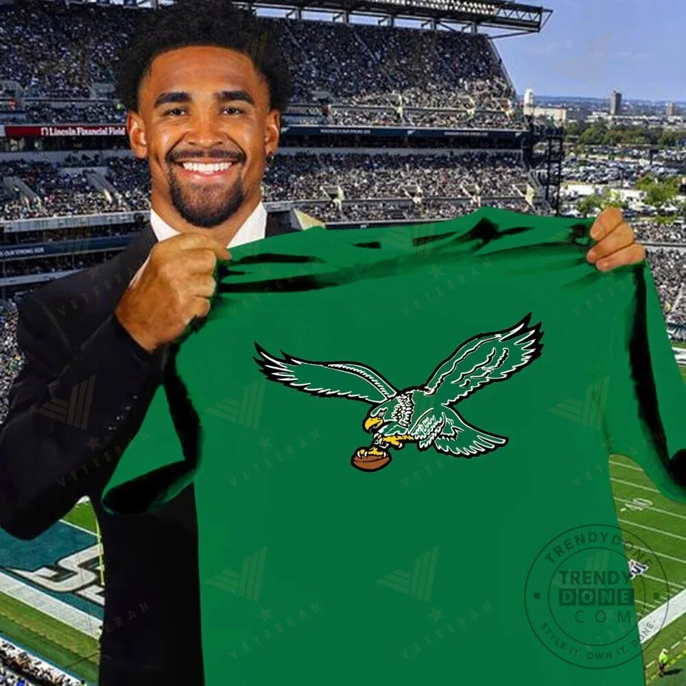 Philadelphia Football Eagles Vintage Logo Green Graphic T-Shirt